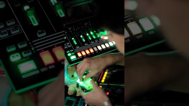 #Jamuary Day 24 - TR-8 + Hikari + EFX-500 смотреть онлайн
