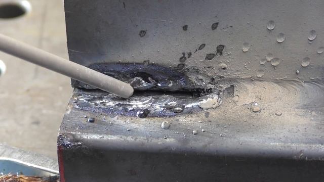 Почему шлакует шов и как с этим бороться? / Сварка 2-х оцинкованных деталей смотреть онлайн
