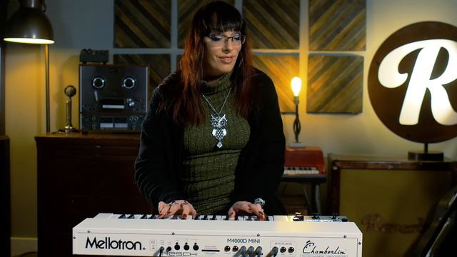 Mellotron M4000D Mini | Reverb Demo Video смотреть онлайн