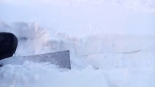 мощная альфа в снегу смотреть онлайн