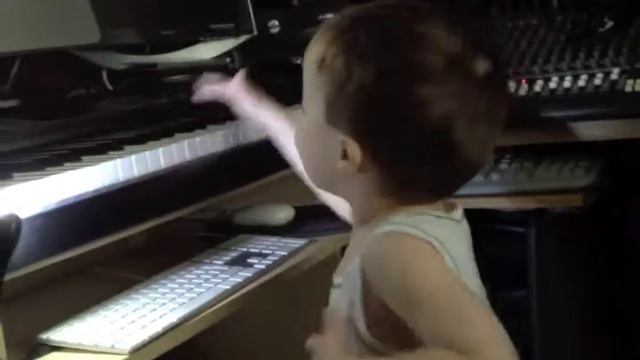 Gary Scorbie jamming with John Foxx смотреть онлайн