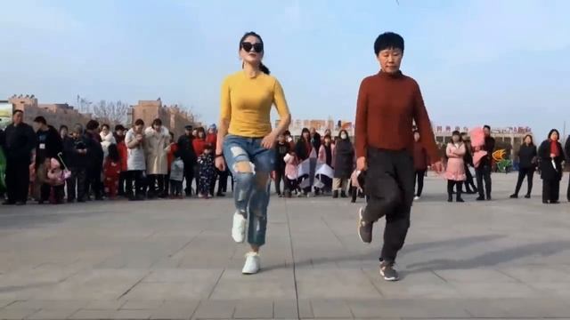 Танец диско. Шудын Бойында. Ахан Отыншиев. смотреть онлайн