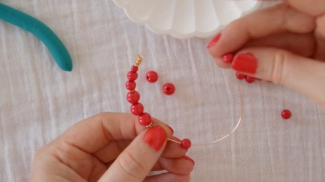 TECHNIQUE | Leçon 2 : Comment Fabriquer des Boucles d'Oreilles en Perle ? смотреть онлайн
