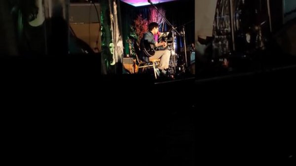 Osric Chau sings at DC Con