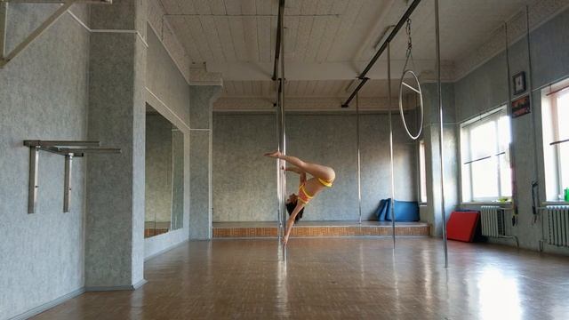 Выход во флажок с пола и смена хвата во флажке смотреть онлайн