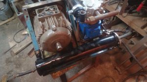 Компрессор на базе Икаруса с водяным охлаждением.