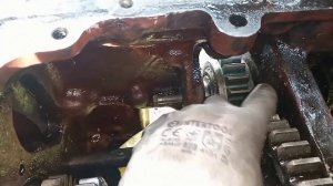 Установка промижуточной шестерни в МТЗ 82 Часть 2
