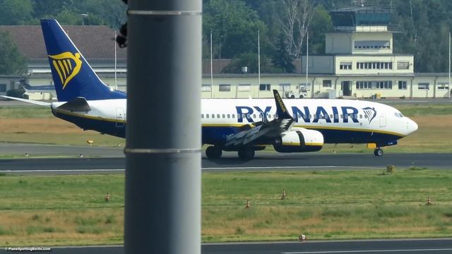 INAUGURAL FLIGHT! RYANAIR Landing at Berlin Tegel Airport (TXL) | Boeing 737-800 | EI-DYW смотреть онлайн