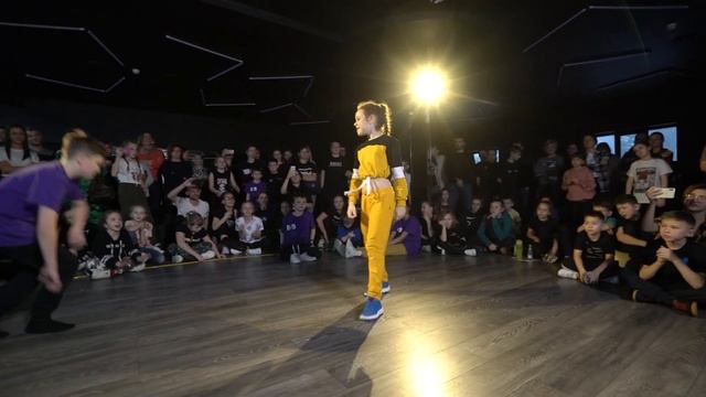 Марин Артем vs Злата |1:4 | ELECTRO KIDS| BSB 2020 смотреть онлайн