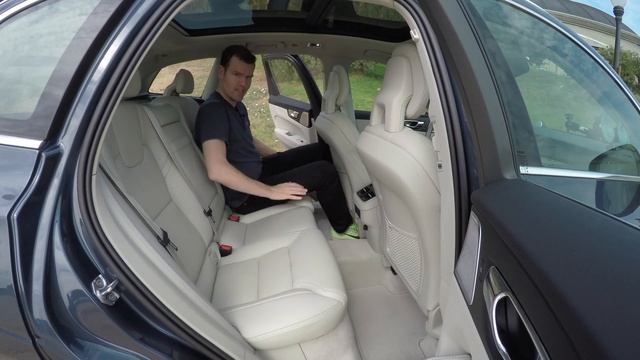 2018 Volvo XC60 vs. 2017 Volvo V90 Cross Country | Autoblog смотреть онлайн