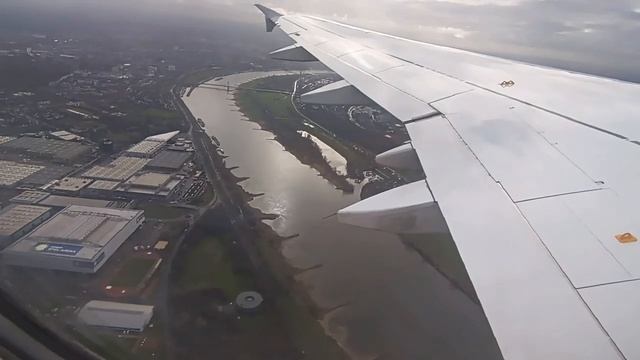 BoardingTime! TripReport! Lufthansa A319 - Dusseldorf to Munich - смотреть онлайн