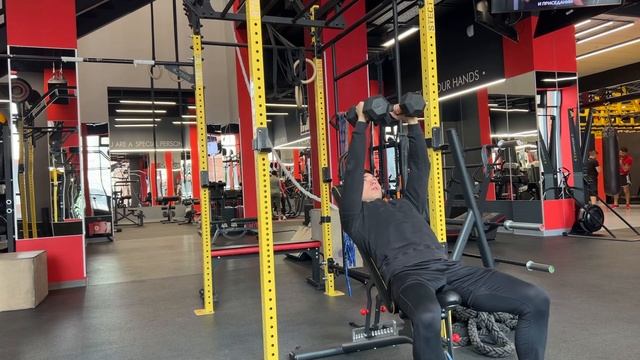 Разводка гантелей под углом смотреть онлайн