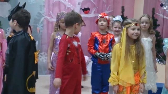 Новогодний праздник . Встречаем Новый год с детьми в дет саду смотреть онлайн