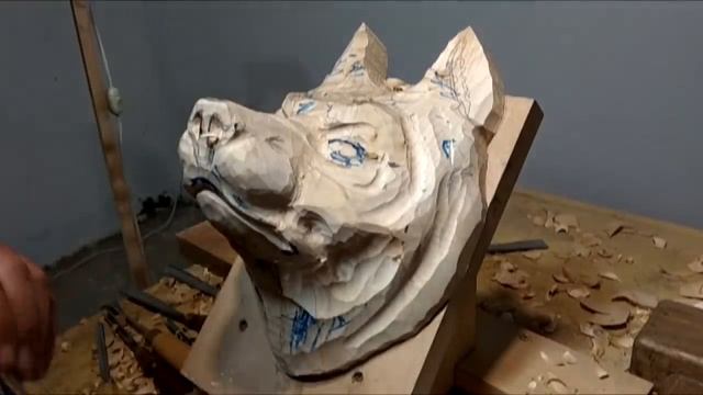 Wood carving Wolf. Резьба по дереву смотреть онлайн