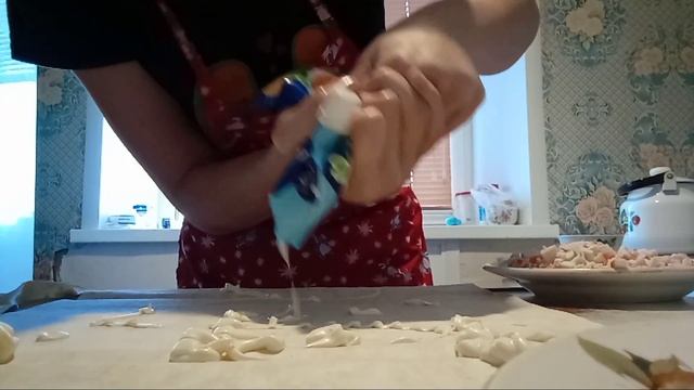 Приготовила рулет из лаваша с крабовыми палочками. смотреть онлайн