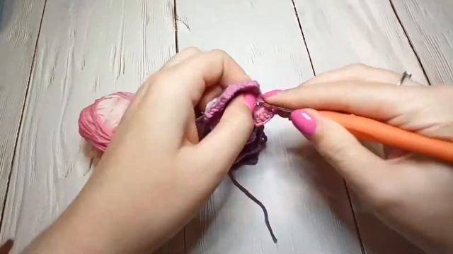 Учимся вязать. Простая розочка крючком смотреть онлайн
