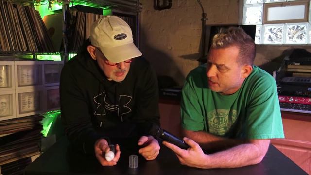 DJ Tip - Disinfect Your Mic with Microphome смотреть онлайн