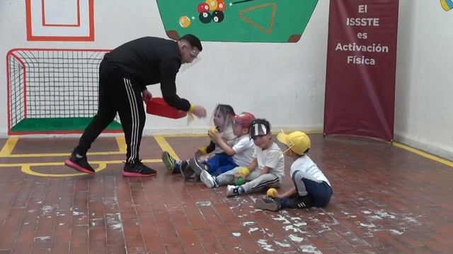 Actividad física para niños: El Recolector смотреть онлайн