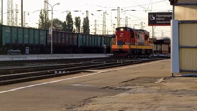 ЧМЭ3-4578 совершает манёвры по станции Тихорецкая. смотреть онлайн