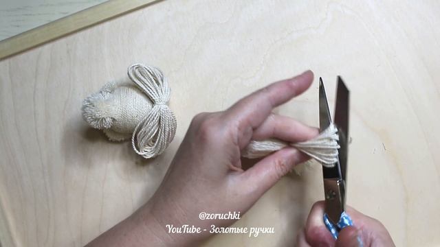 Милая собачка из ниток и капсулы от киндер сюрприз смотреть онлайн