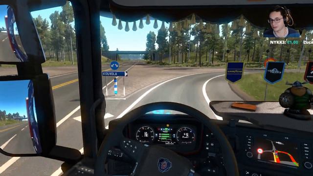 EURO TRUCK SIMULATOR 2 - DOPPIO RIMORCHIO NEL DLC BEYOND THE BALTIC SEA + VOLANTE - LIVE ITA смотреть онлайн