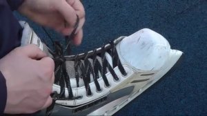 Как правильно зашнуровать хоккейные коньки