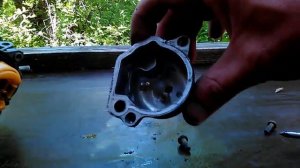 Карбюратор Sepia. Снятие и разборка. Глохнет скутер Suzuki Sepia.Скутер заводится и глохнет