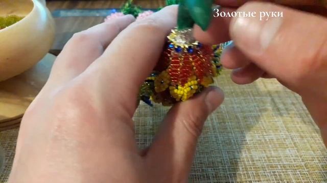 Как сделать. Павлин из бисера и фольги. (1 я часть). смотреть онлайн