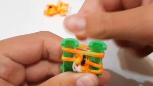 ЗОЛОТАЯ РЫБКА из резиночек RAINBOW LOOM БЕЗ СТАНКА на рогатке | Rainbow loom gold fish
