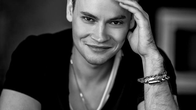 ОНА ТА САМАЯ! Певец Шаман показал свою истинную любовь в 16 лет! Первая Жена Родного артиста смотреть онлайн