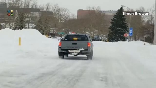 ? LIVE - BUFFALO SNOW STORM - LAKE EFFECT - BLIZZARD - NEW YORK - 12/26/2022 смотреть онлайн
