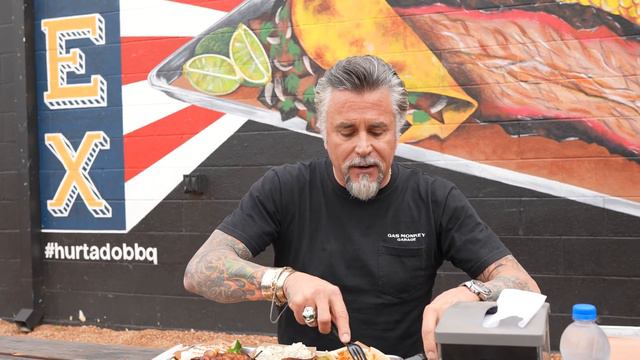 WHAT THE **** IS A TEXAS TWINKIE?! - Gas Monkey Grub смотреть онлайн