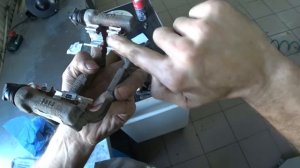 Skoda Yeti FL замена заднего суппорта, тормозных дисков и колодок с обслуживанием направляющих.