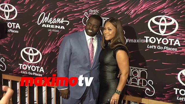 Erica Campbell "Soul Train Awards 2015" Red Carpet смотреть онлайн