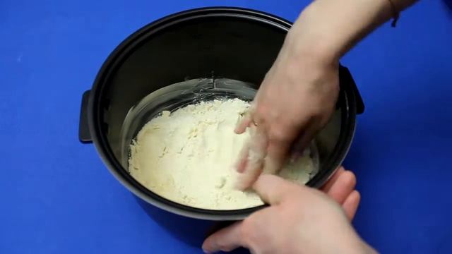 Пирог из творога с брусникой в мультиварке смотреть онлайн