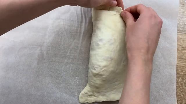 Кальцоне с курицей и сыром. Закрытая пицца. Сочная пицца. смотреть онлайн