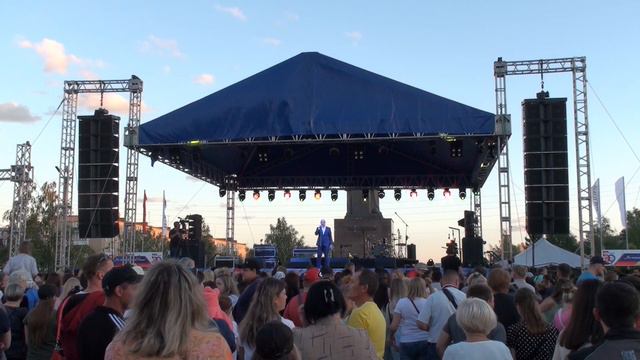 Степан Булдаков. День города Южноуральск 2022. (Bésame mucho, Розы отцвели , Я тебя буду баловать). смотреть онлайн
