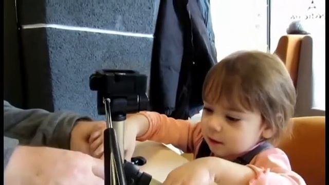 VLOG miss Nikol Отдыхаем в кафе рассматриваем штатив для фотоаппарата смотреть онлайн
