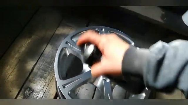 Тестируем краску - спрей, красим автомобильные диски балончиком! Супер - хром спрей, золото смотреть онлайн