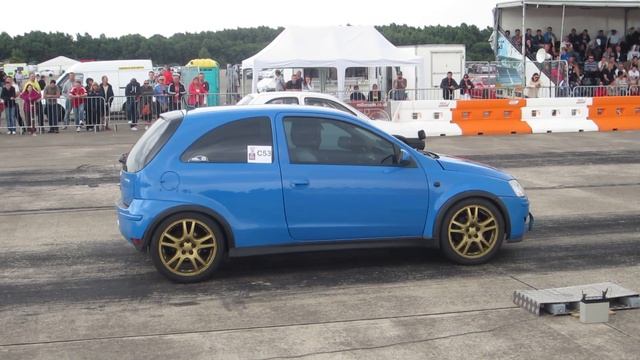 Vauxhall Corsa Turbo vs Vauxhall Corsa turbo 4WD смотреть онлайн