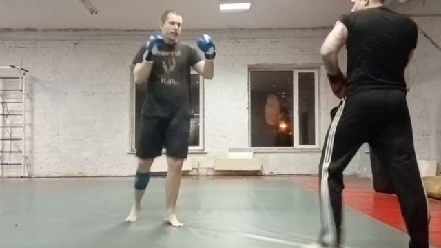 Боец кулачных боев Махач против чемпиона по боевому самбо и самбо смотреть онлайн