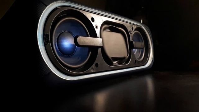 SONY SRS XB40 - LOW BASS TEST смотреть онлайн