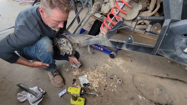 Polaris RZR 1000 transmission wont engage park - Quick repair смотреть онлайн