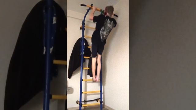 100 подтягиваний с резинкой смотреть онлайн