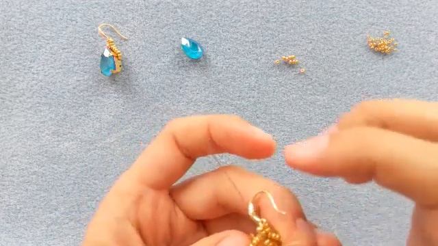 Серьги-капли из бисера и кристаллов смотреть онлайн