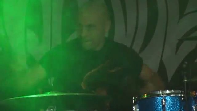 Johnny Salamander, improvisation on Monti "Chardash" Live смотреть онлайн