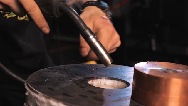 МЕТАЛЛУРГИЯ В ВЕДРЕ. ЛИТЬЕ БРОНЗЫ смотреть онлайн