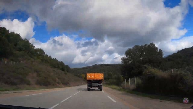 Vue depuis une caméra embarquée en Voiture Entre Bonifacio, St Marie Sicché et Propriano en Corse смотреть онлайн