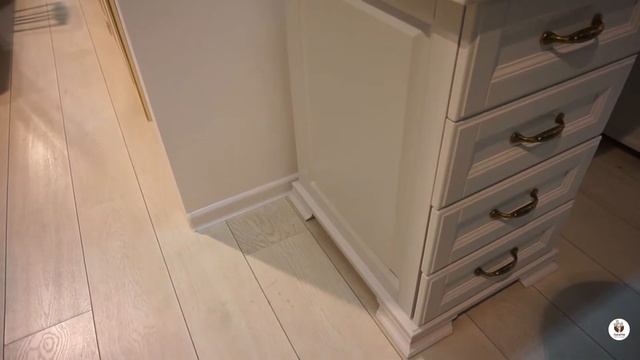 ПИСЬМЕННЫЙ СТОЛ ИЗ ДУБА В ЦВЕТЕ "БЕЛАЯ ЭМАЛЬ" смотреть онлайн