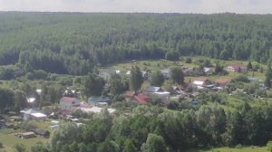 ?С ПЯТЬЮ ДОЧЕРЬМИ ЖИВУ В ДЕРЕВНЕ?КРАСОТА РЕКИ И ЛЕСА?